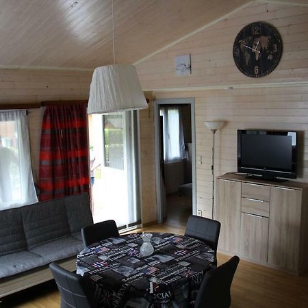 Chalet Les Brulins Hotel Resteigne Bagian luar foto