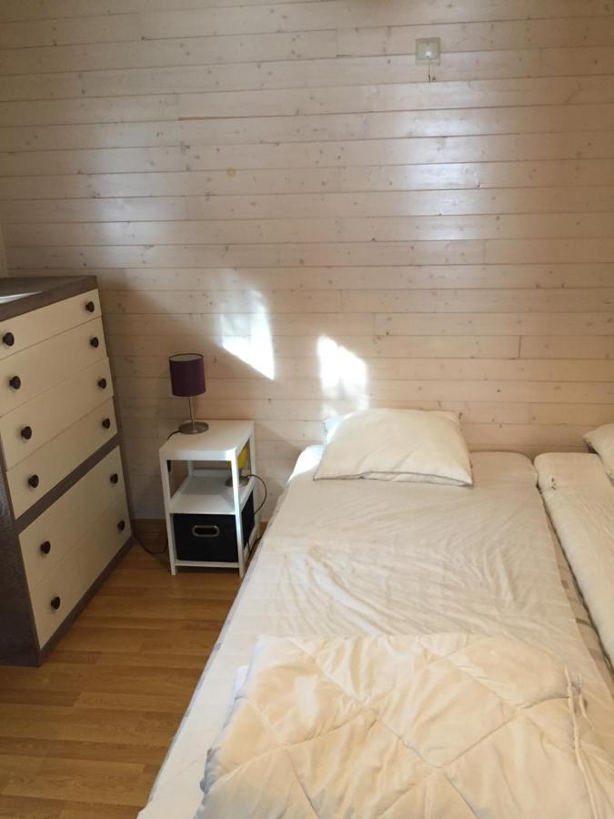 Chalet Les Brulins Hotel Resteigne Bagian luar foto
