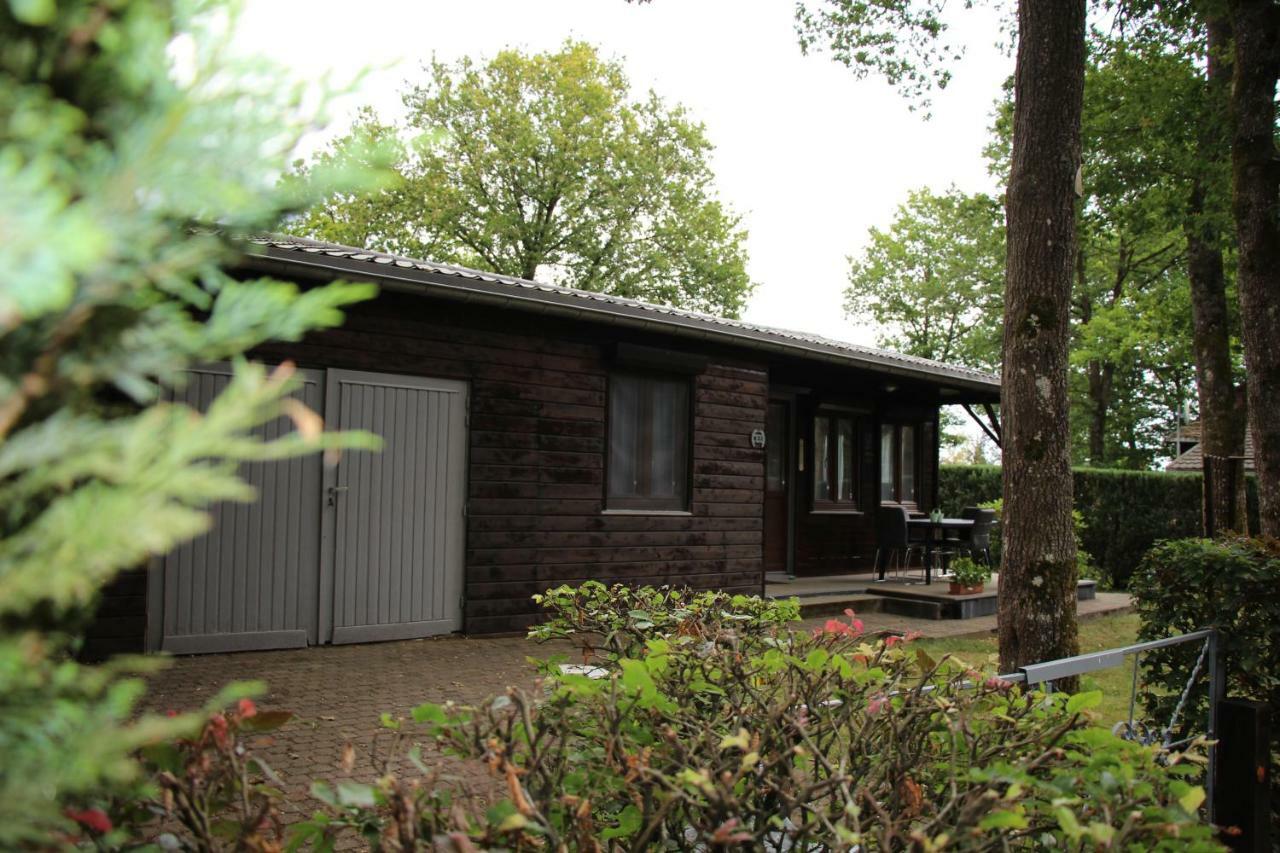 Chalet Les Brulins Hotel Resteigne Bagian luar foto