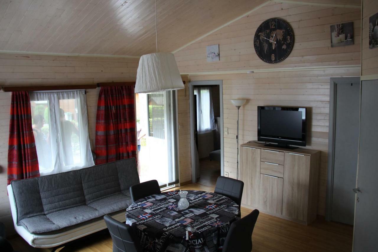 Chalet Les Brulins Hotel Resteigne Bagian luar foto