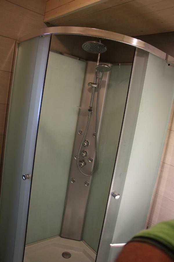 Chalet Les Brulins Hotel Resteigne Bagian luar foto