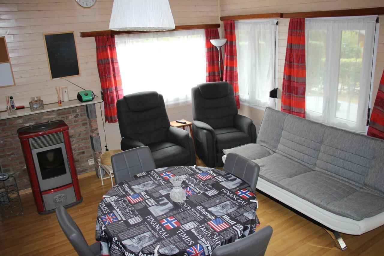 Chalet Les Brulins Hotel Resteigne Bagian luar foto