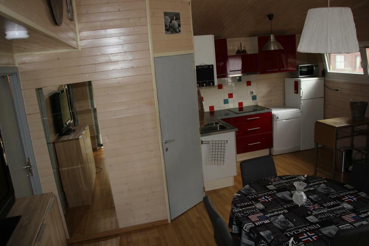 Chalet Les Brulins Hotel Resteigne Bagian luar foto